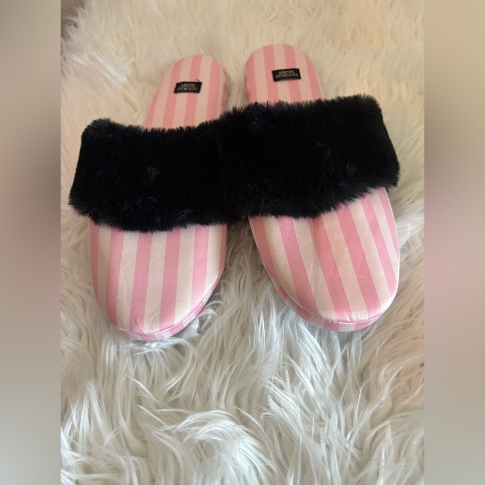 Victoria's Secret Signature Satin Slipper Pink Stripe Black  Fur Trim NWT size M - Picture 6 of 6